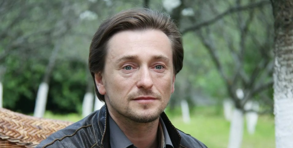 Сергей Безруков назвал самый лучший способ восстановить силы на гастролях