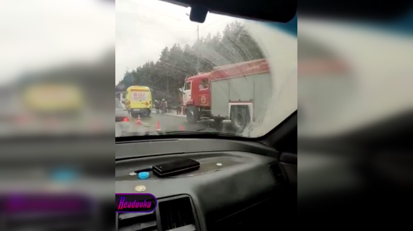 Из-за аварии автобуса с грузовиком в Подмосковье пострадали 10 человек