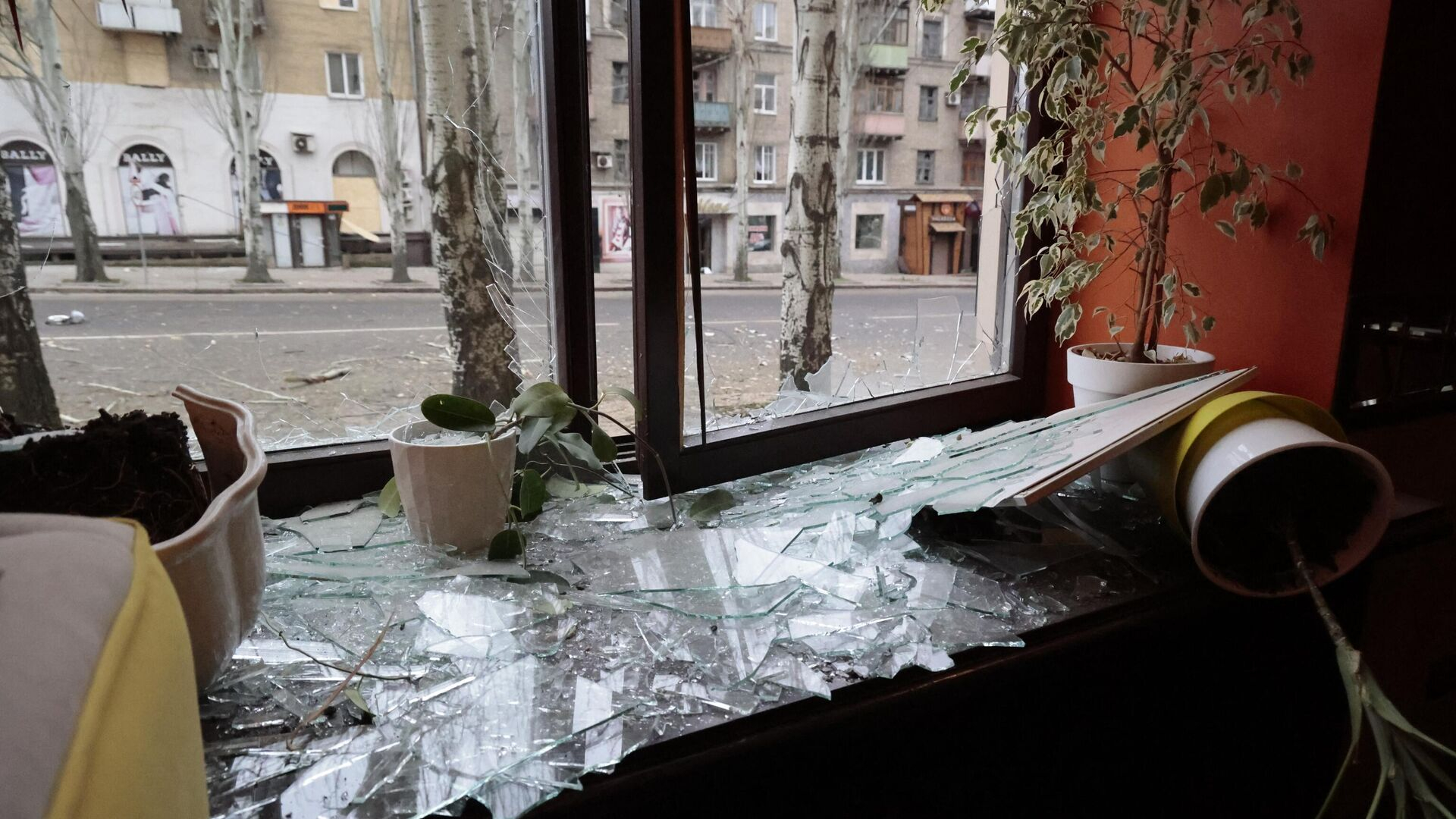 Центр Донецка вновь под обстрелом ВСУ: по жилым районам выпущено 10 снарядов «Град»