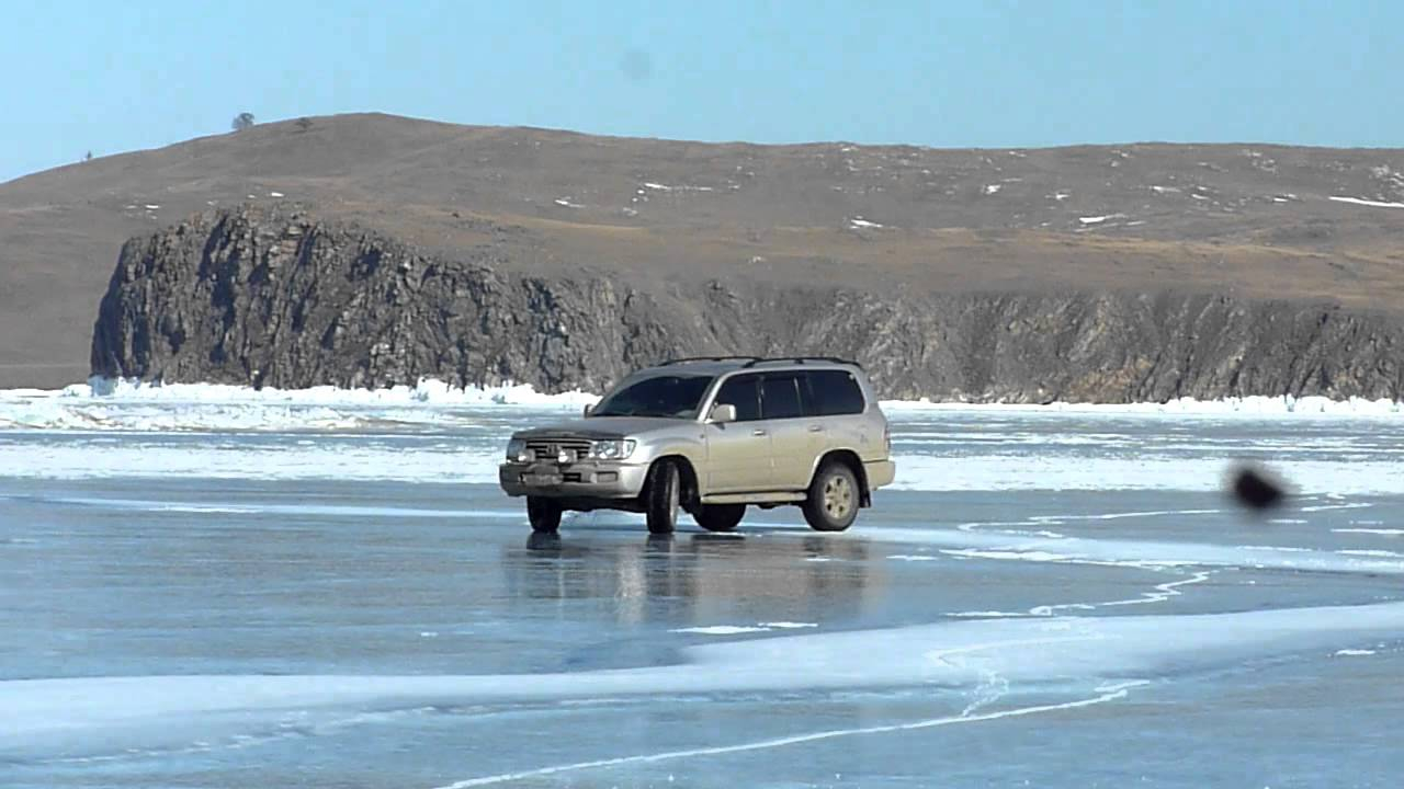 В Новосибирской области водитель иномарки сбил на смерть рыбака