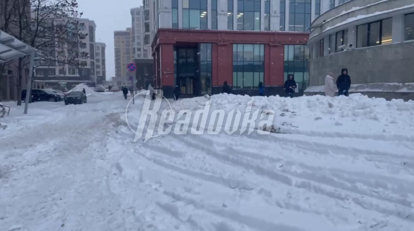В Питере вновь открыт сезон снежно-грязных улиц