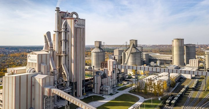 Крупнейший производитель цемента Holcim передает российские активы местному менеджменту