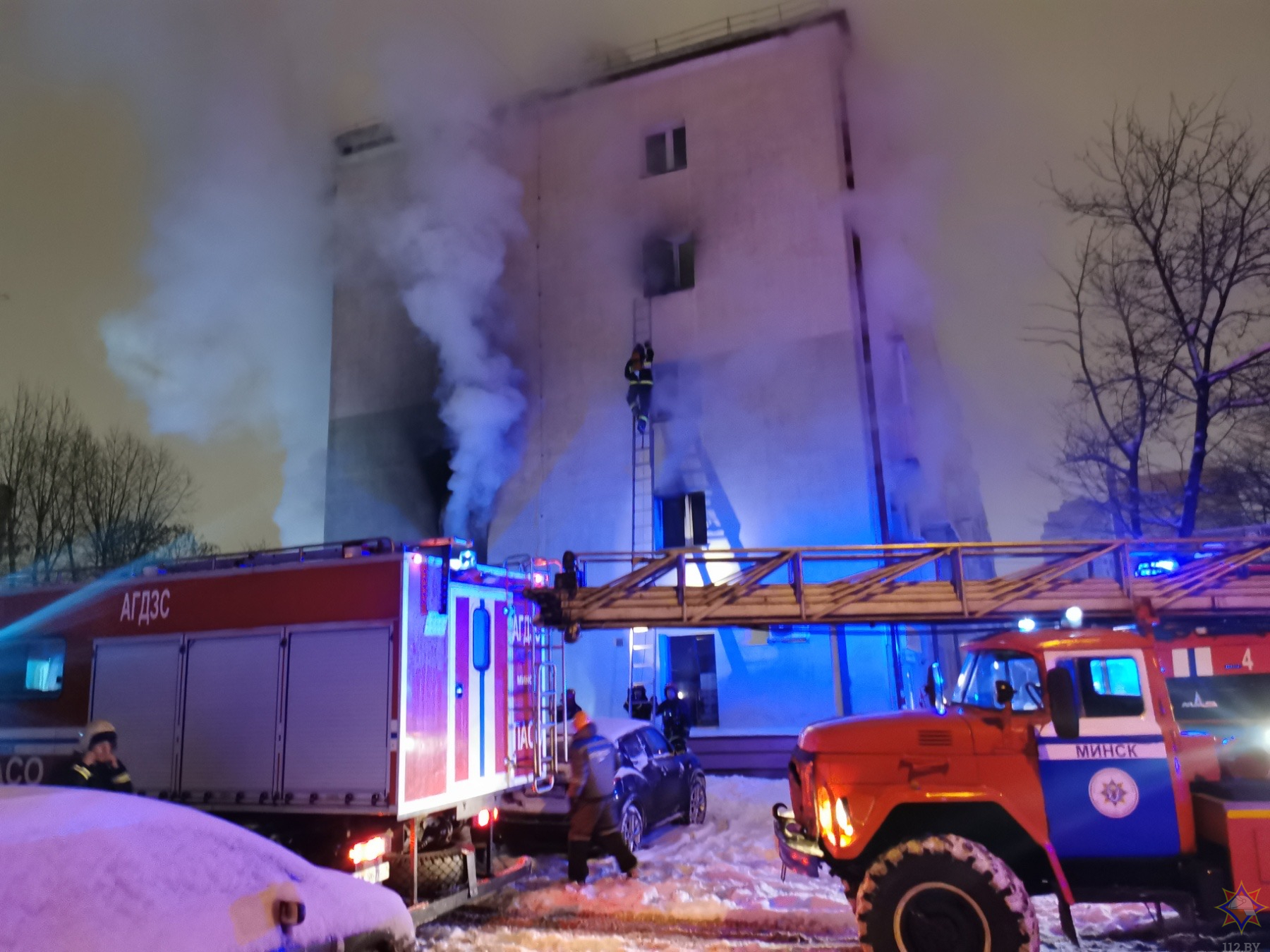 Шесть человек, включая ребенка, погибли после взрыва газа в жилом доме на севере Минска