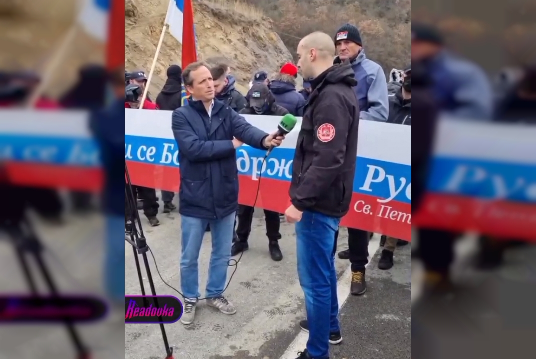 На КПП Яринье проходит митинг в поддержку сербов