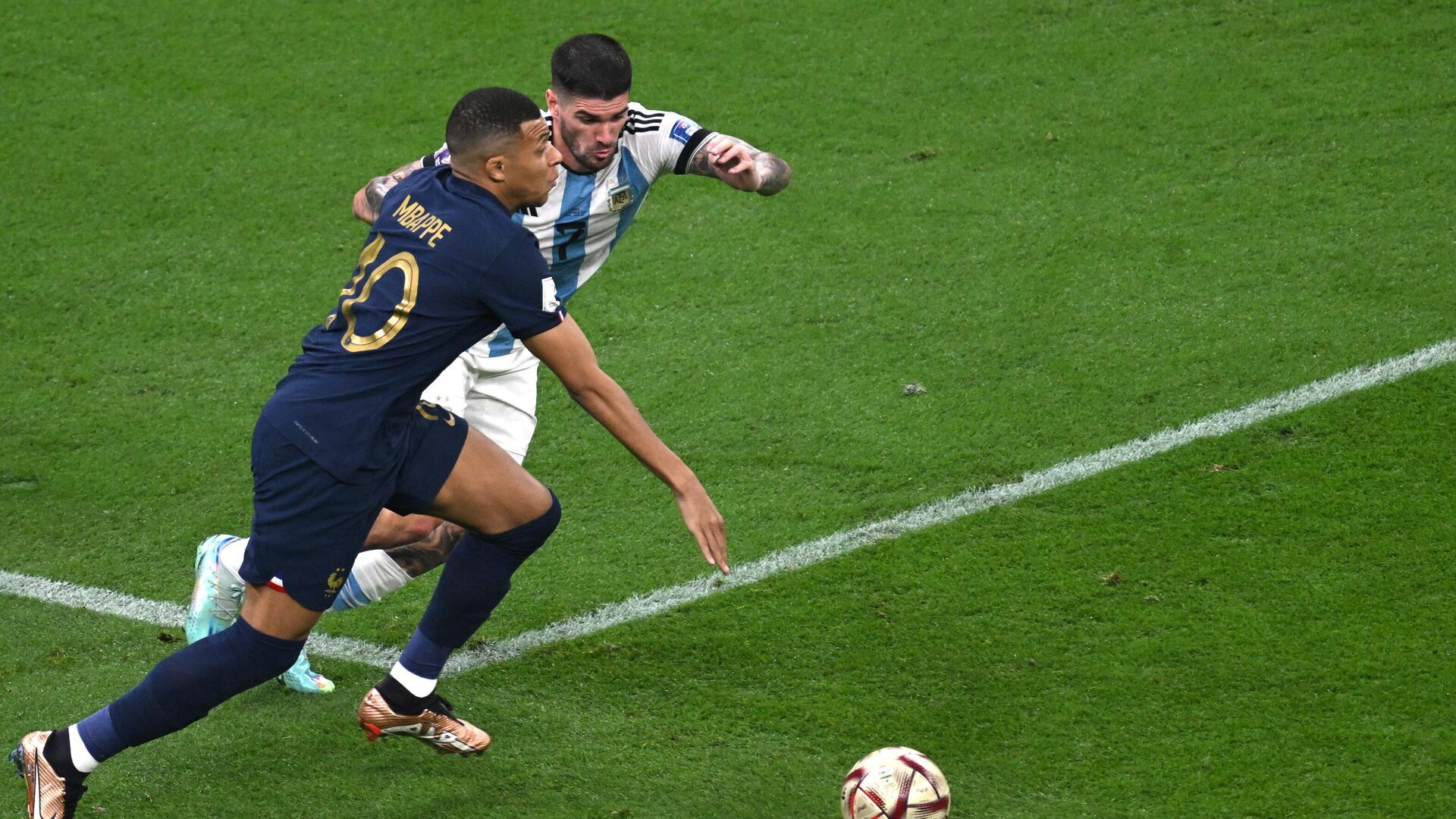 Со счетом 2:2 завершилось основное время финала ЧМ