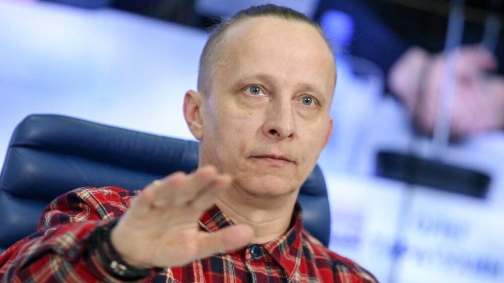 Охлобыстин не общается с крестником Артуром Смольяниновым и с теми, кто уехал из страны