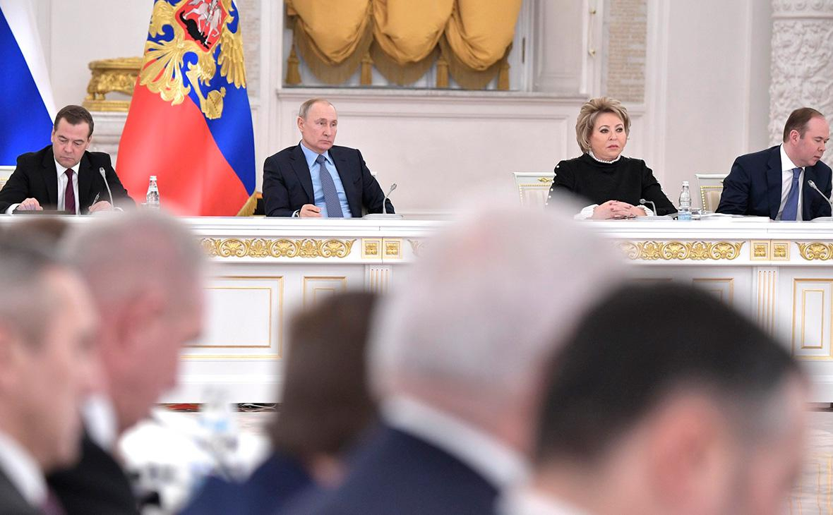 Путин проводит заседание Госсовета по вопросам реализации молодежной политики