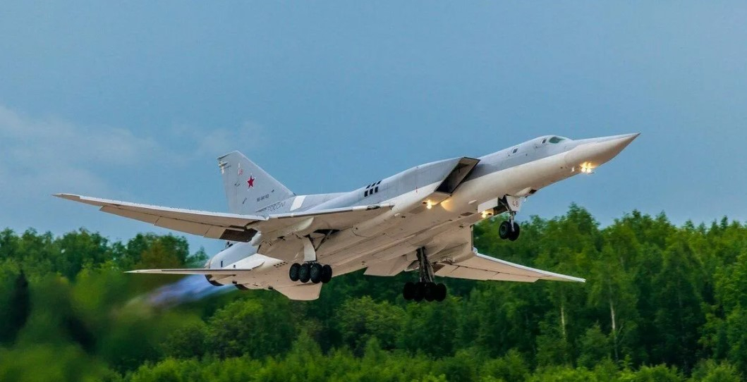 Ту-22М3: стальная птица, которая стоит на защите российских морей