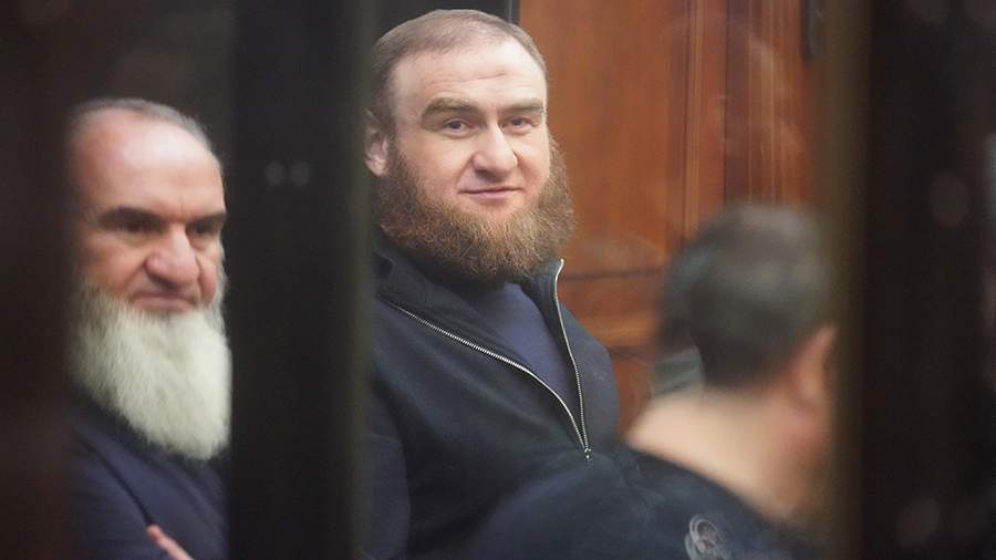 Суд приговорил экс-сенатора Арашукова и его отца к пожизненному заключению