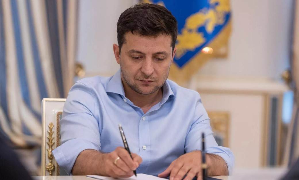 Зеленский подписал закон «О медиа», усиливающий контроль государства над СМИ