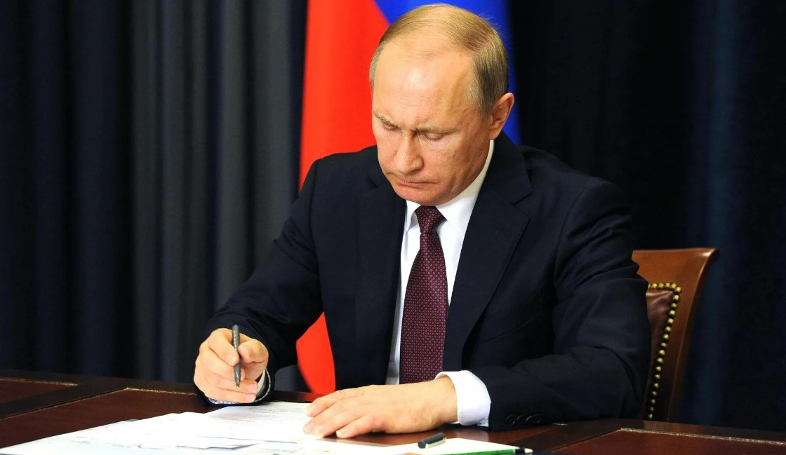 Владимир Путин подписал закон о квоте на обучение в вузах для героев СВО