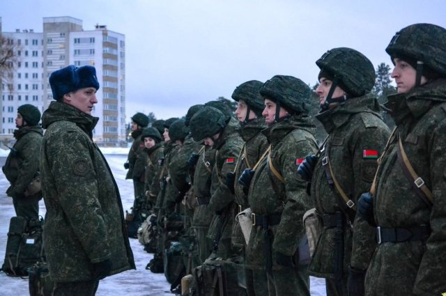 Совбез Белоруссии не исключил наращивания совместной группировки войск