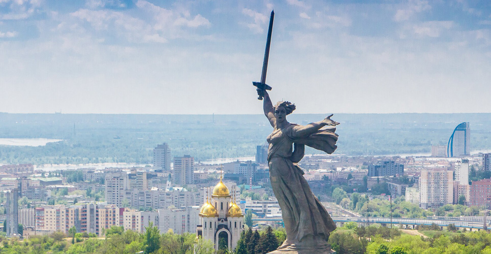 Два дома были повреждены при падении металлических обломков в Волгоградской области