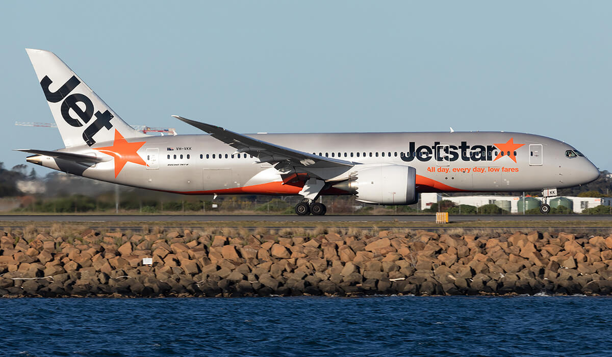 Самолет компании Jetstar экстренно сел в аэропорту Японии из-за сообщений о бомбе