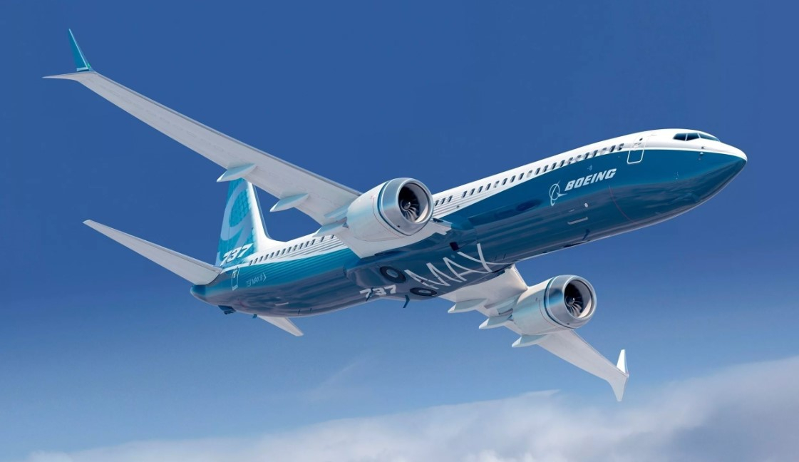 Пассажирский Boeing 737, следовавший из Мурманска в Москву, подал сигнал тревоги