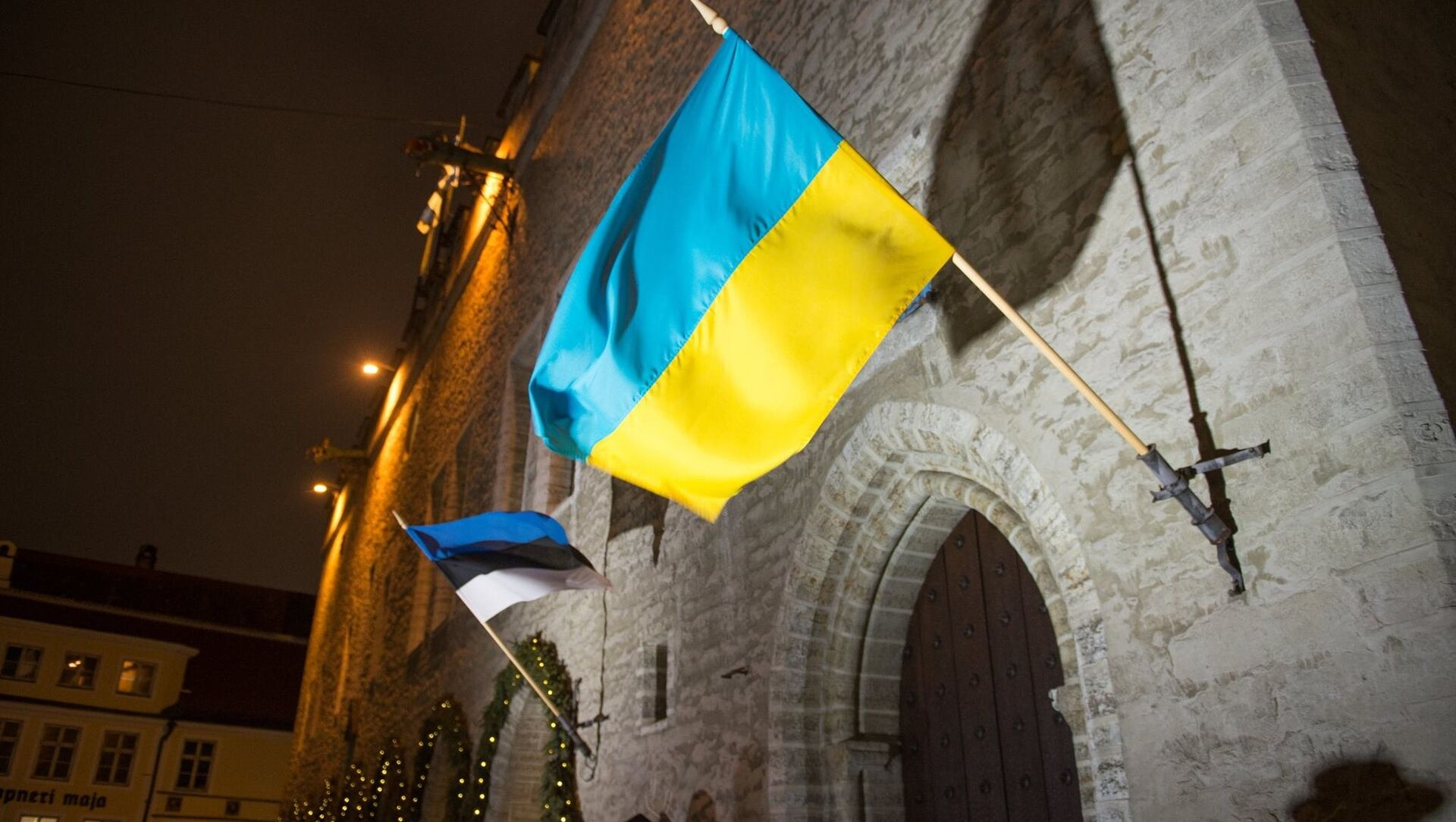 Эстония начала поставлять вооружение Украине, опустошая собственные склады