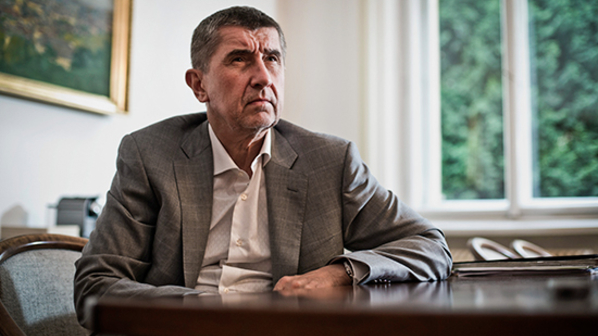 Кандидат в президенты Чехии получил письмо с угрозами и боевым патроном