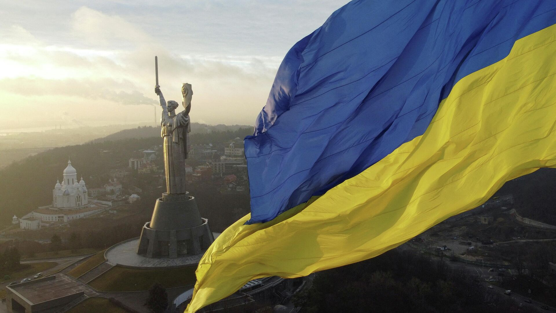 Свои посты покинули главы пяти регионов Украины