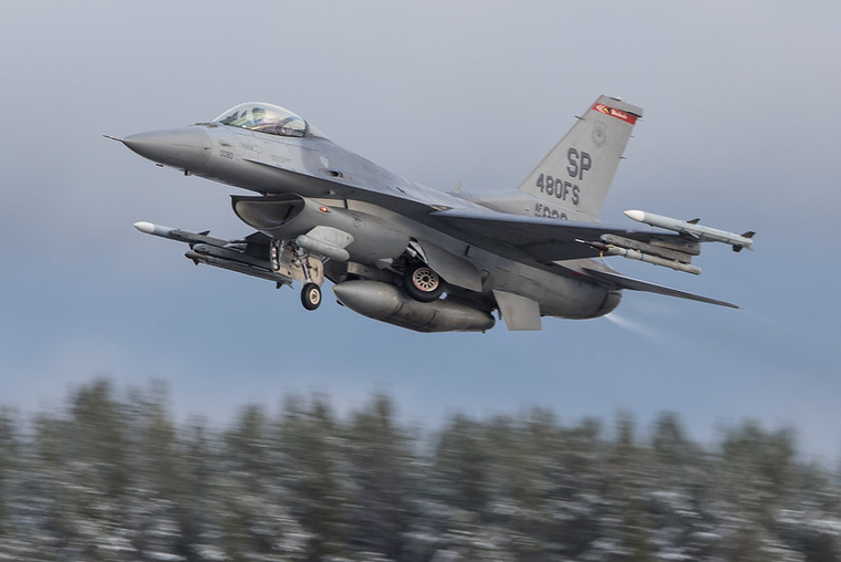 Чиновники Пентагона лоббируют отправку Украине F-16