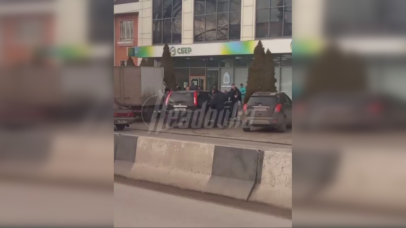 Мужчину, открывшего стрельбу в Ростове-на-Дону, задержали