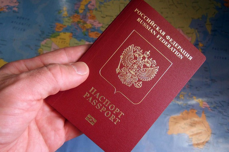 «Госуслуги» приостановили прием заявлений на загранпаспорта нового образца