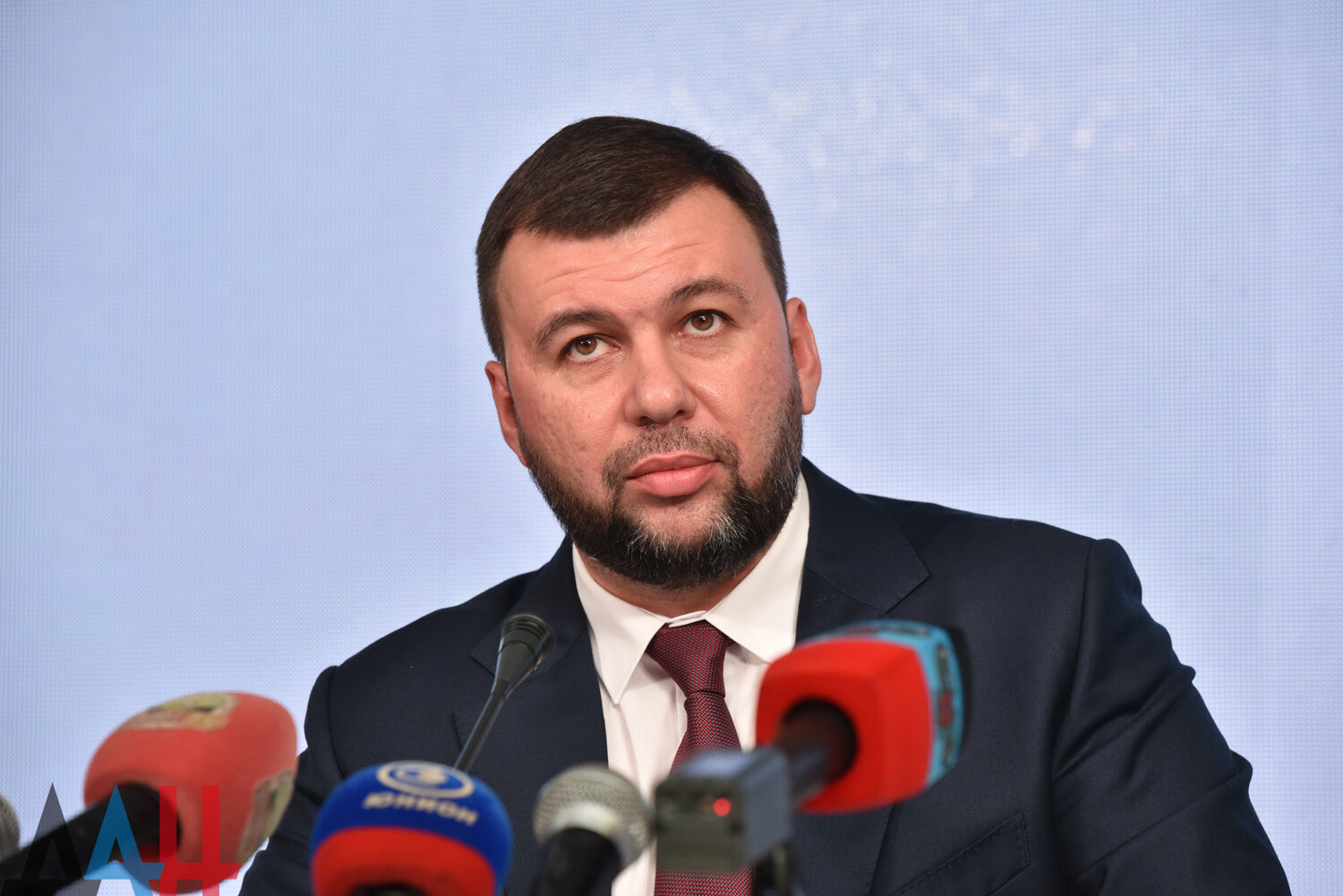 Врио Главы ДНР Денис Пушилин проводит встречу с журналистами