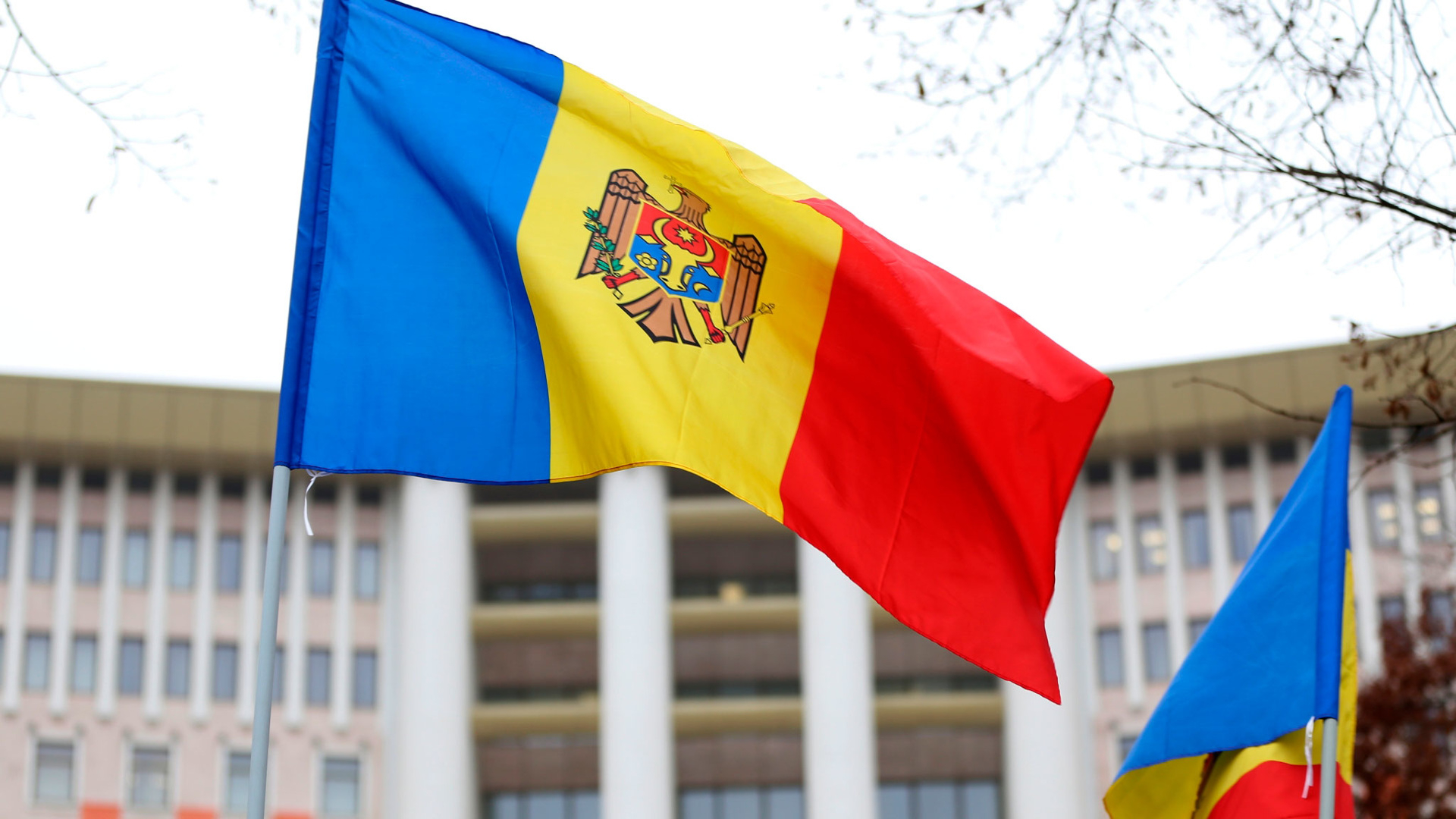 Оппозиционные партии Молдавии обвинили Санду в попытке узурпации власти
