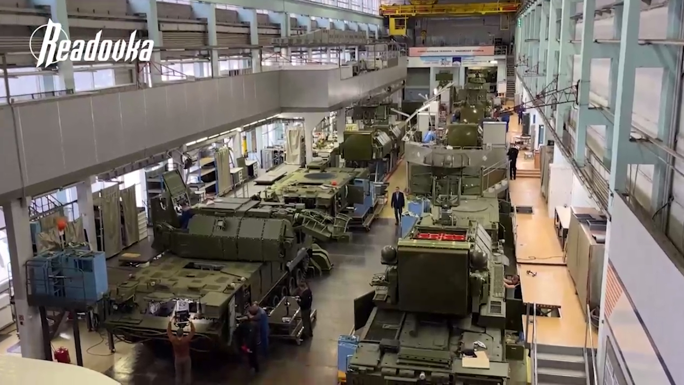 Readovka рассказывает, как создают «Тор-М2» и почему легендарный комплекс незаменим на СВО