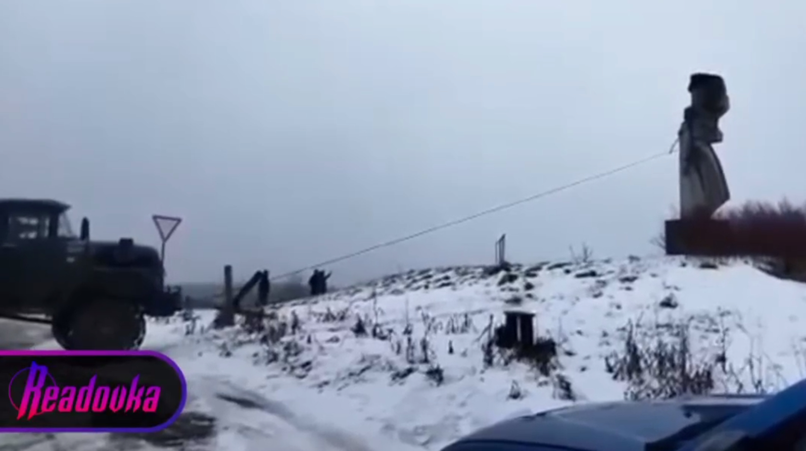Нацисты победили очередной памятник советским солдатам на Западной Украине