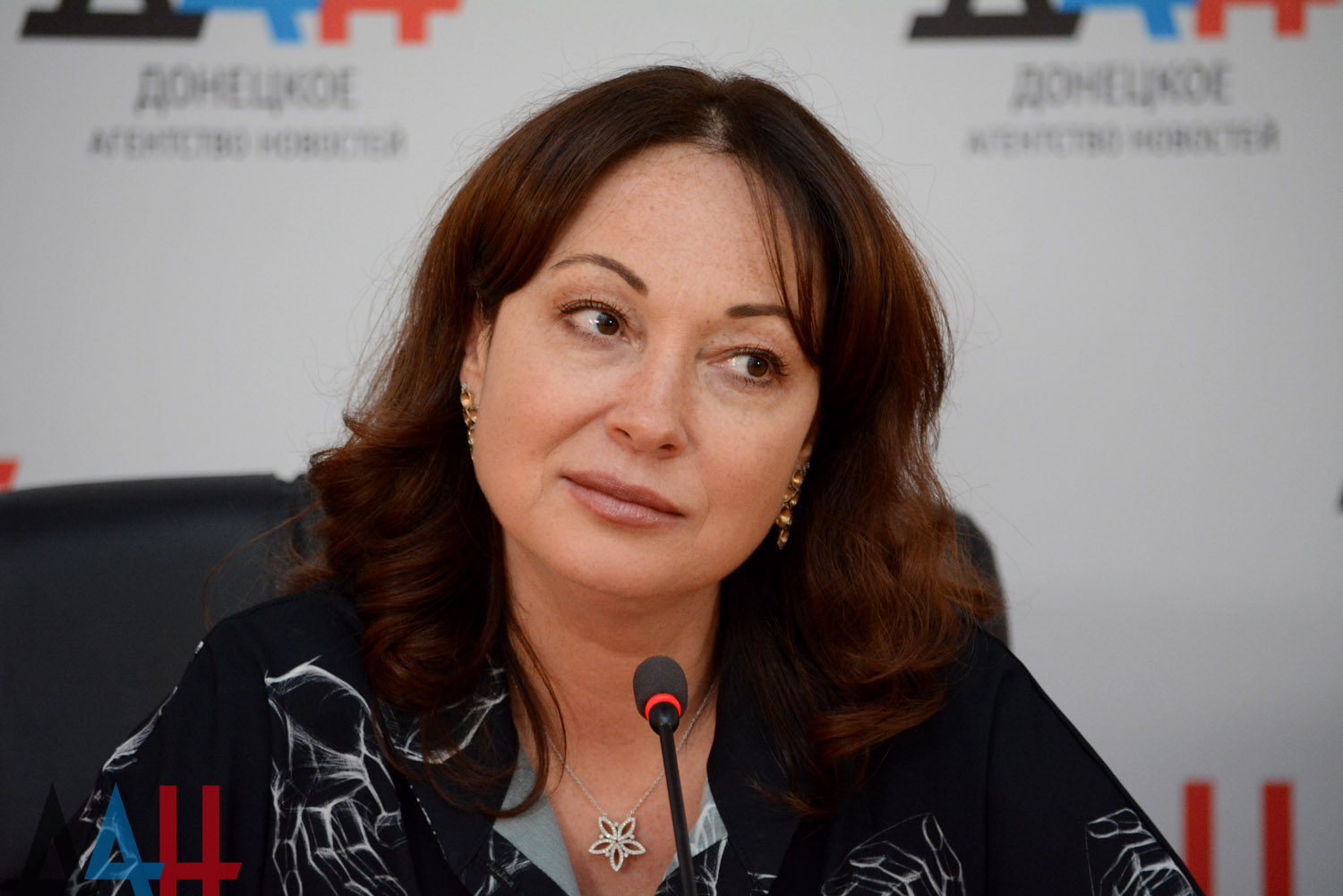 Виктория Тарасова рассказала об угрозах в свой адрес из-за помощи детям и беженцам Донбасса