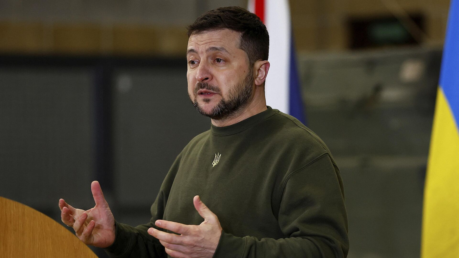 Зеленский заявляет, что Россия начала масштабное наступление