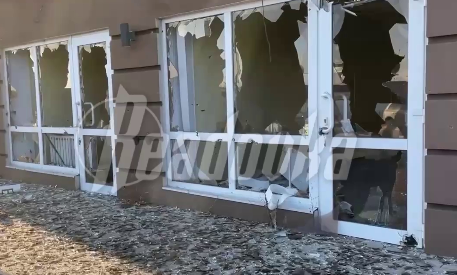 В Шебекино после украинского удара серьезно повреждены рынок и ТЦ 