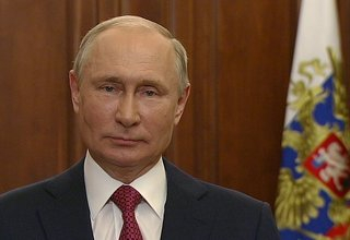 Путин поблагодарил военных корреспондентов, которые рискуют жизнью в зоне СВО