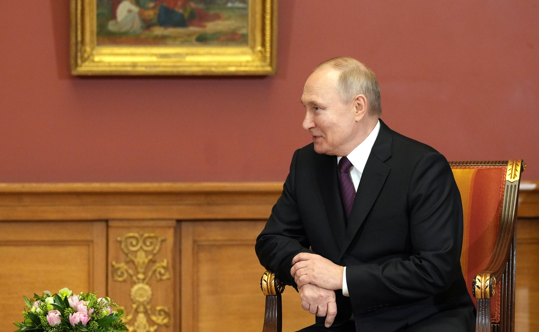 Путин обратил внимание на необходимость отмечать работу офицеров и сержантов на СВО
