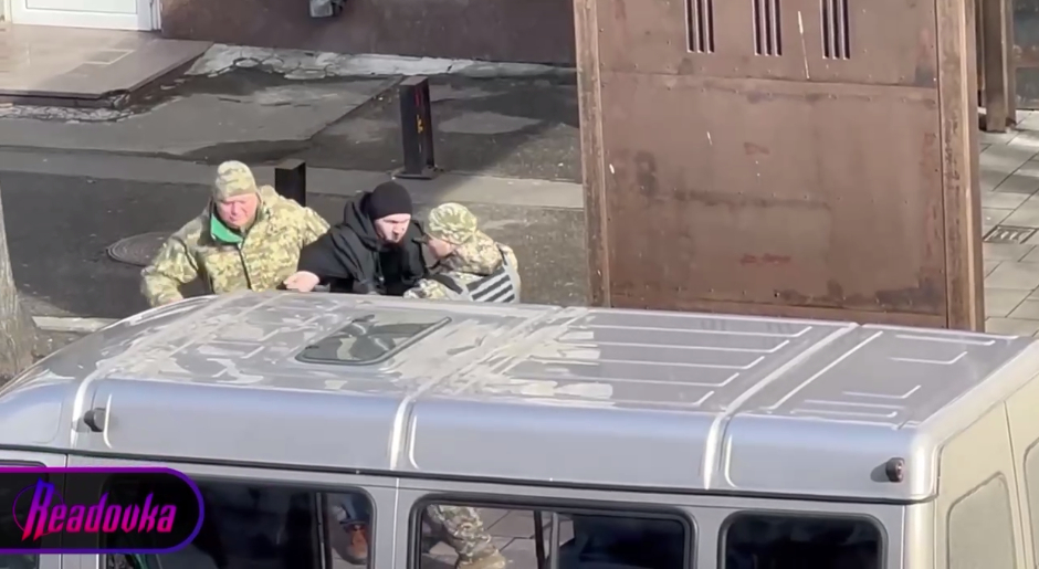 Украинские военкомы продолжают применять насилие для восполнения потерь под Артемовском