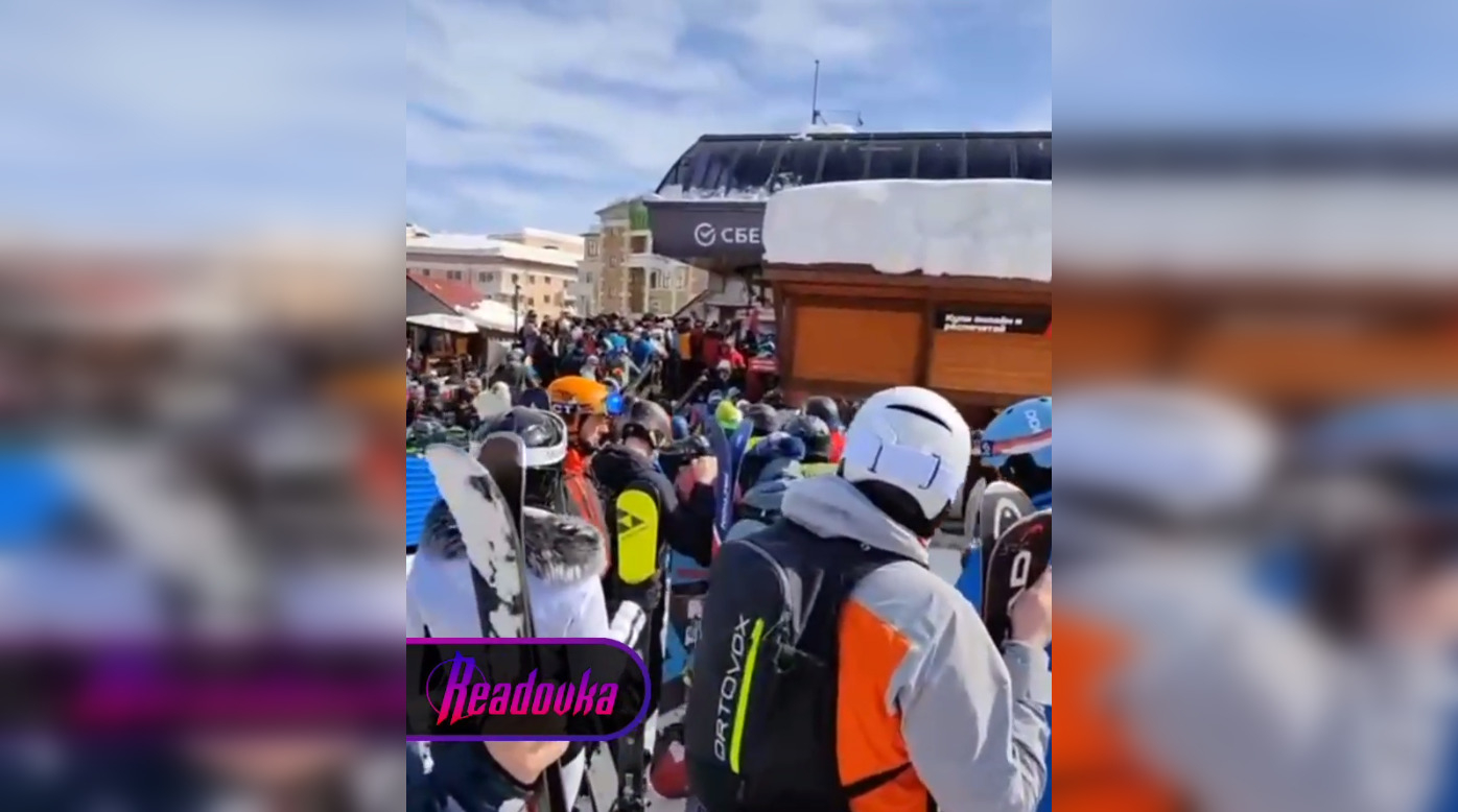 На Красной поляне в Сочи рекордная пробка на подъемник