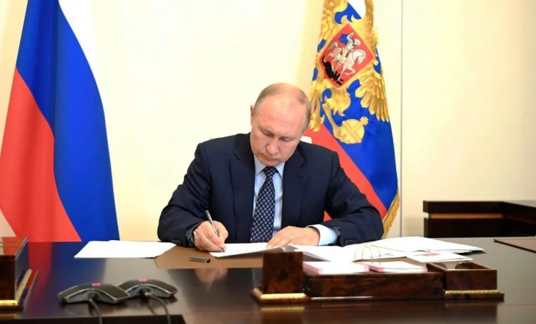 Путин подписал указ о заключении первого контракта на военную службу с иностранцем на год