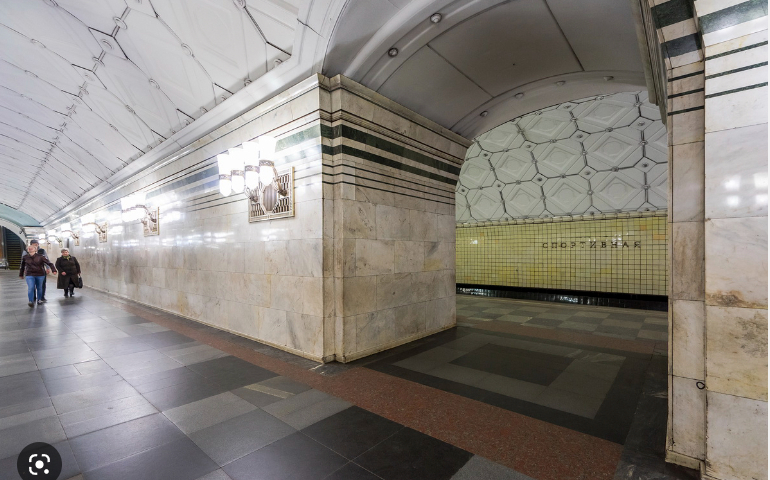 На станции метро «Спортивная» в Москве появилось задымление
