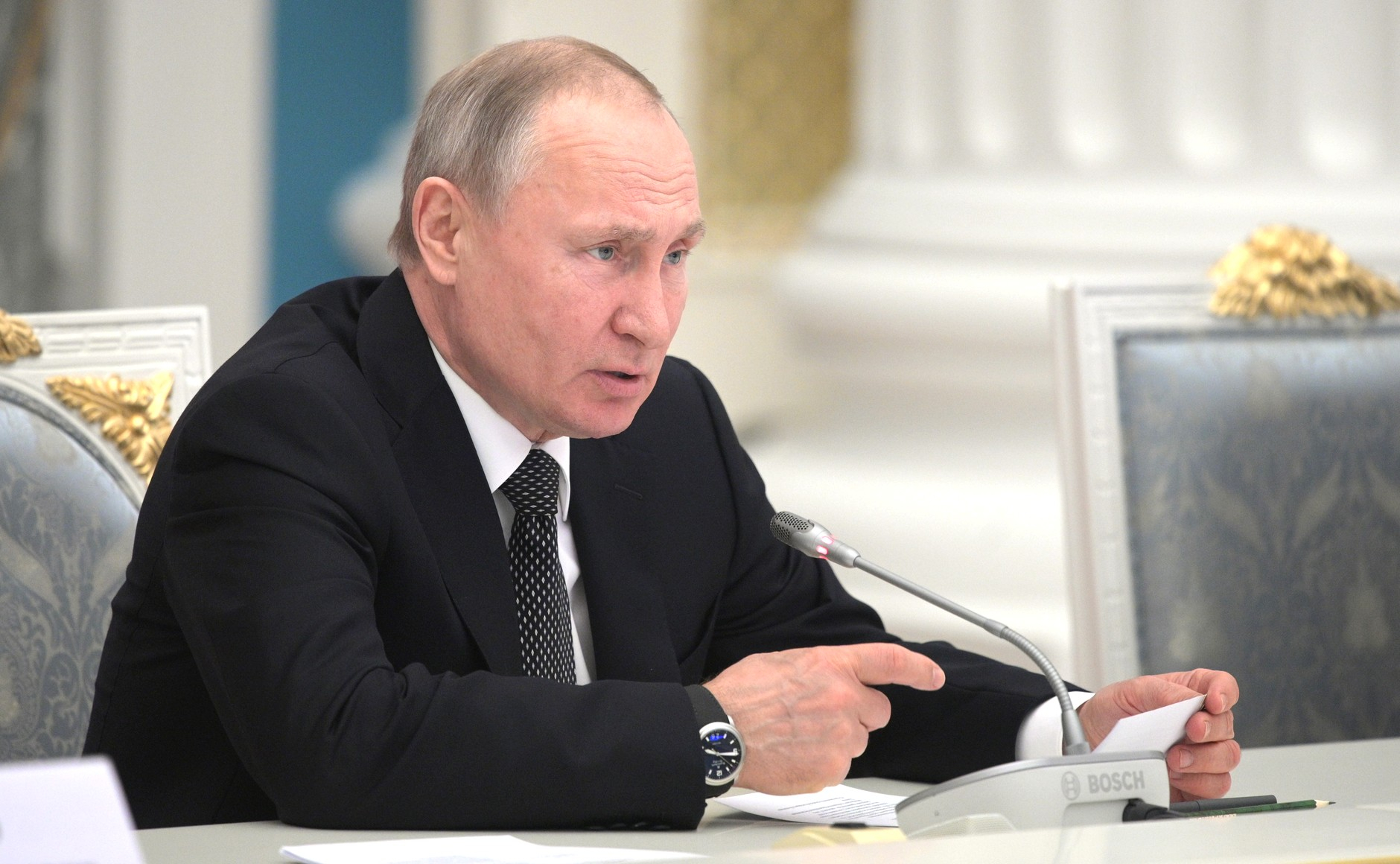 Путин подписал закон о приостановке участия России в ДСНВ