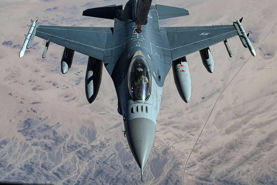 США не собираются обучать украинских пилотов на F-16
