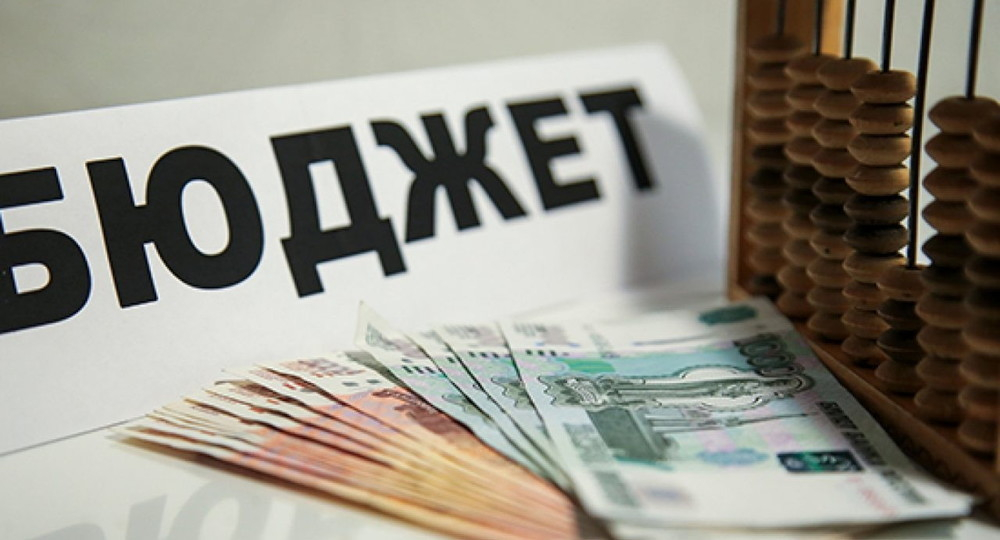 Дефицит российского бюджета в феврале превысил годовой план на 1,1 трлн