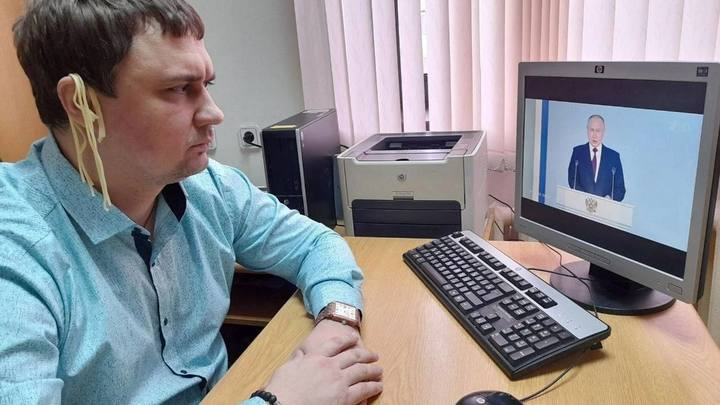 На депутата, который слушал послание Путина с лапшой на ушах, составили протокол