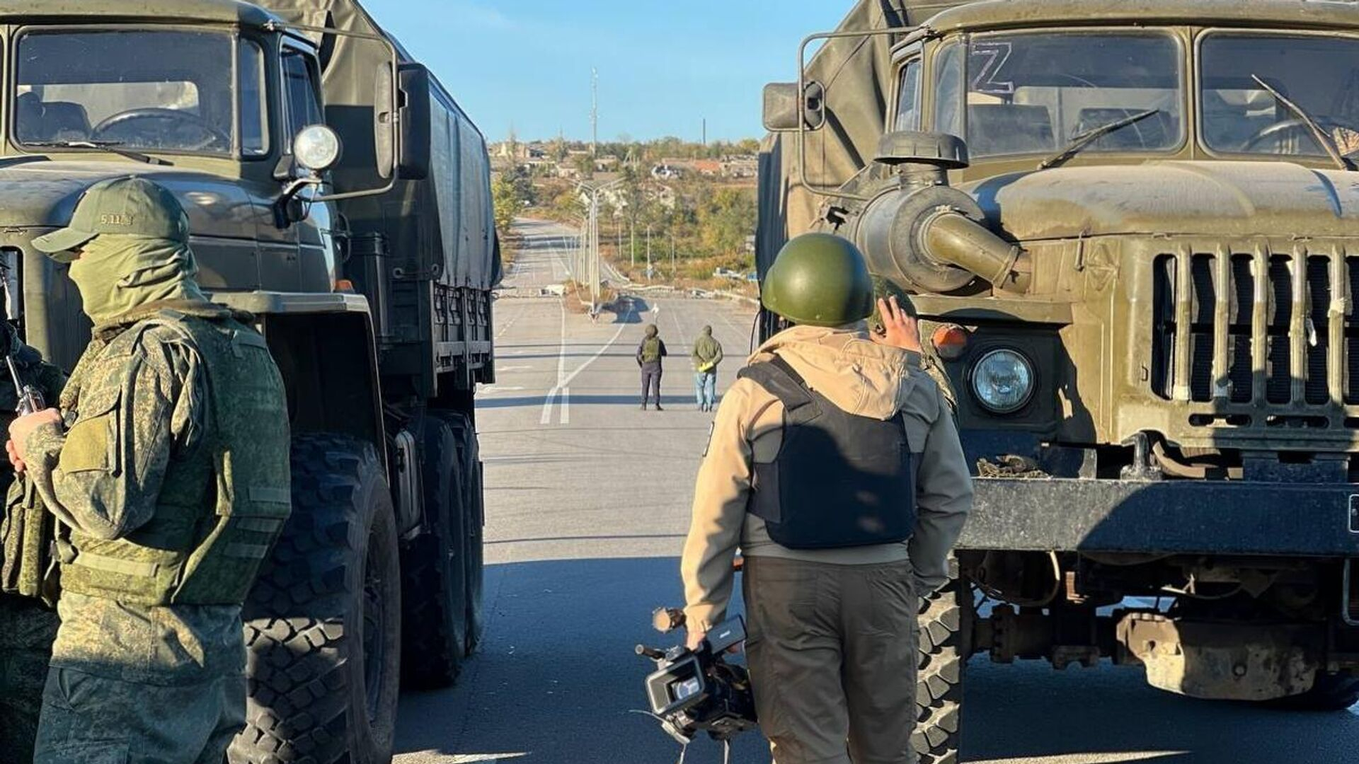 Опубликованы кадры возвращения 90 российских военных из украинского плена