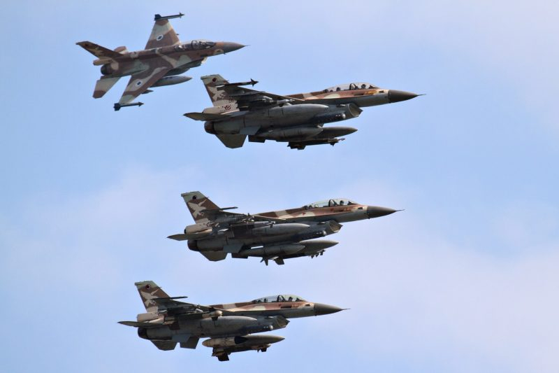 ВВС Израиля нанесли ракетный удар по аэропорту в Алеппо