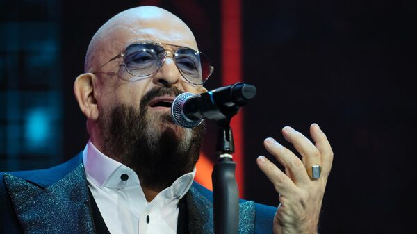 Михаил Шуфутинский получил травму на льду