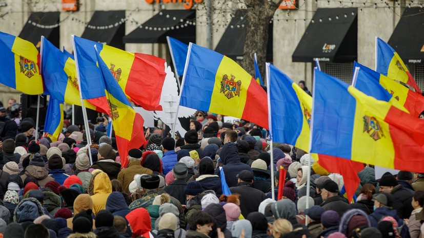 В Кишиневе разгорелись стычки между полицией и протестующими