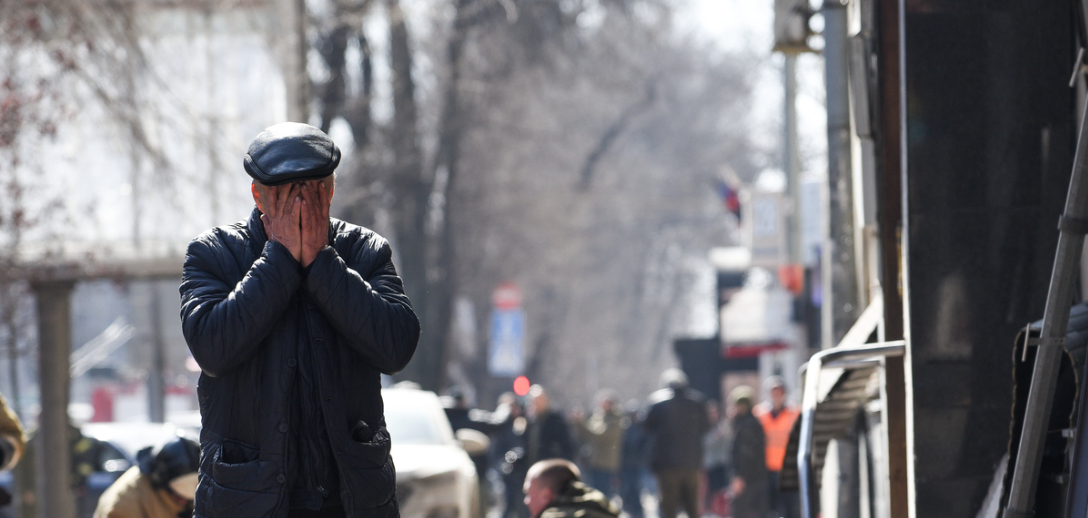 «На этом самом месте»: Донецк вспоминает жертв трагедии 14 марта 2022 года