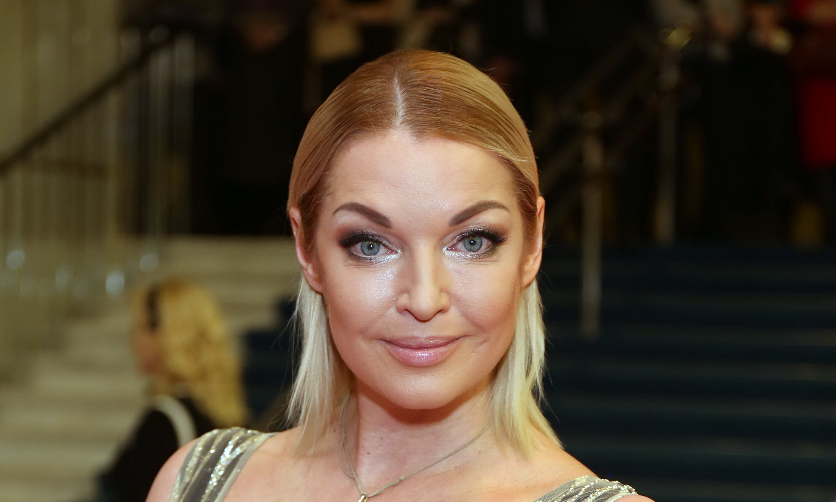 Анастасия Волочкова рассказала о лечении коровьими копытами
