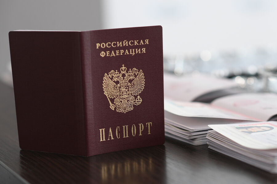 Глава Крыма предложил лишать гражданства тех, кто не встает под гимн России