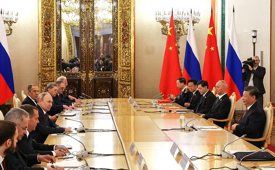 Переговоры Путина и Си Цзиньпина с участием делегаций стран проходят в расширенном составе